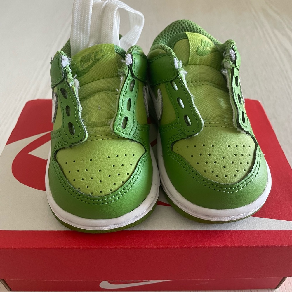 Nike Dunk low sneakers toddler size 3c green dh9761 301
